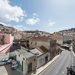 Cozy Apartment With Castel View