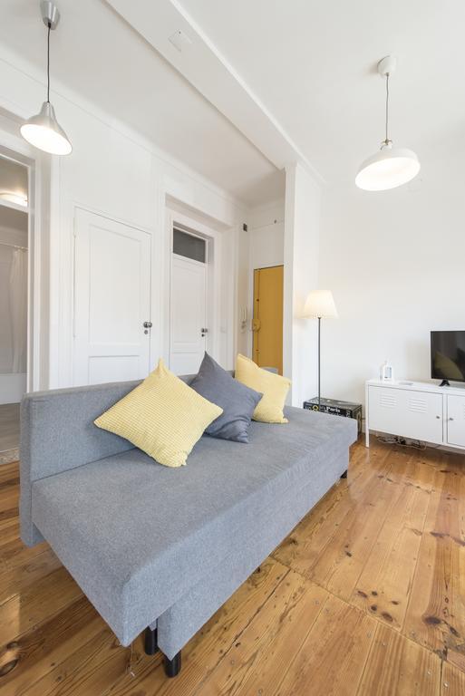 Cozy With Castel View Apartamento