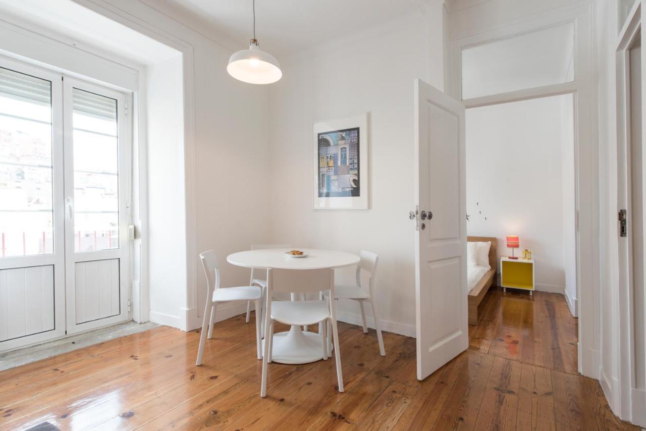 Cozy Apartment With Castel View Lisbon