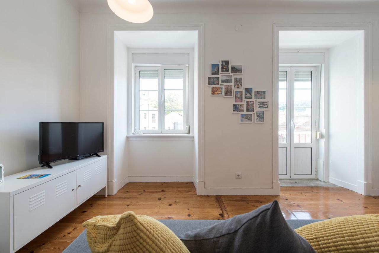 Cozy With Castel View Lisboa